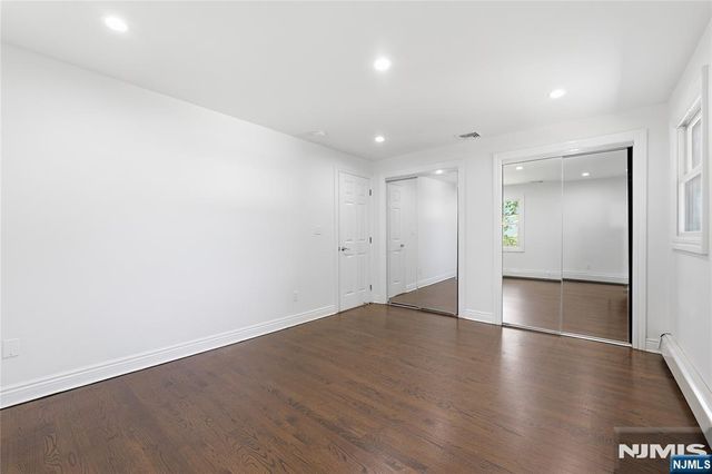 251 W Midland Avenue, Paramus, NJ 07652