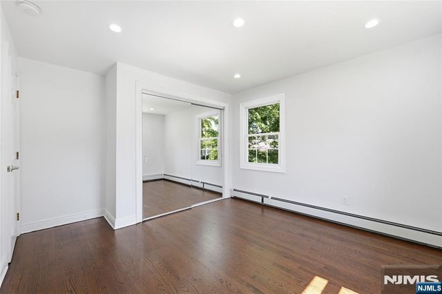 251 W Midland Avenue, Paramus, NJ 07652