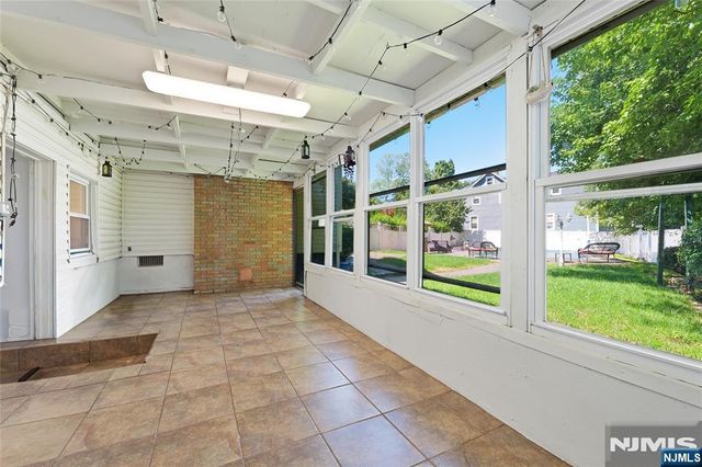 251 W Midland Avenue, Paramus, NJ 07652