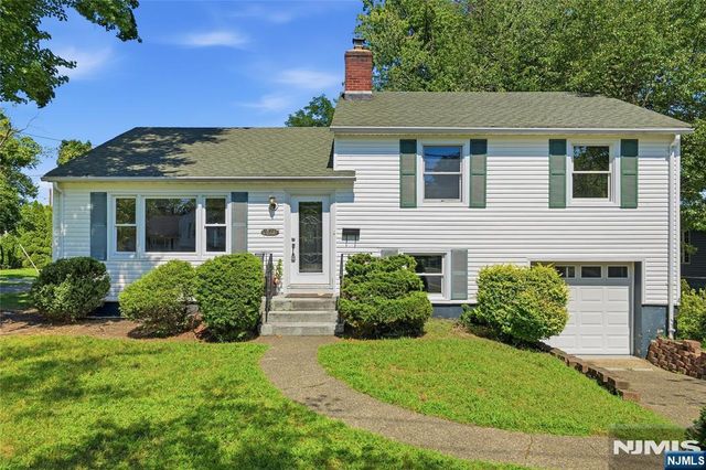 251 W Midland Avenue, Paramus, NJ 07652