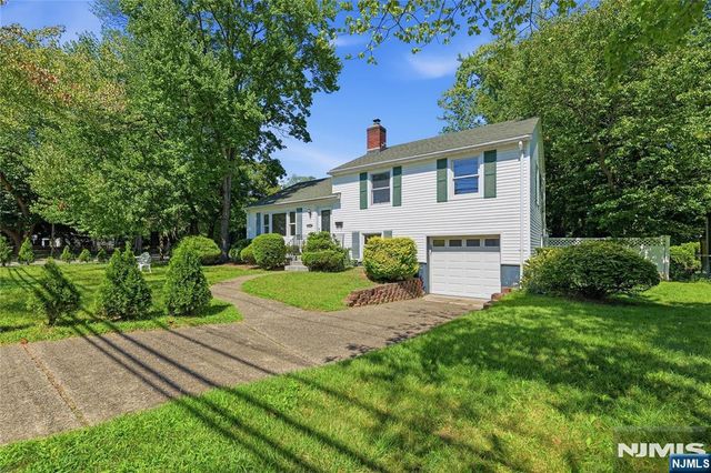 251 W Midland Avenue, Paramus, NJ 07652