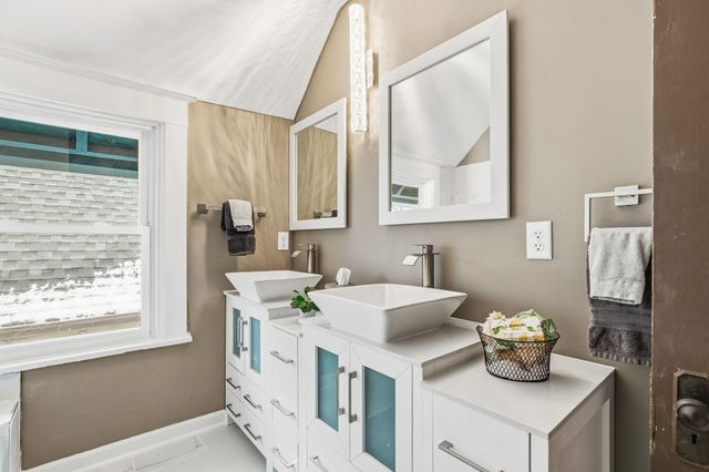 2416 Harriet Avenue, Minneapolis, MN 55405