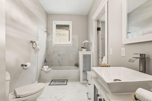 2416 Harriet Avenue, Minneapolis, MN 55405