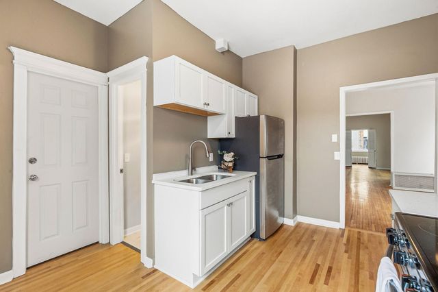 2416 Harriet Avenue, Minneapolis, MN 55405