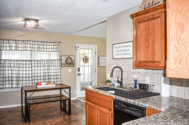 1108 Bermuda Drive, Stigler, OK 74462