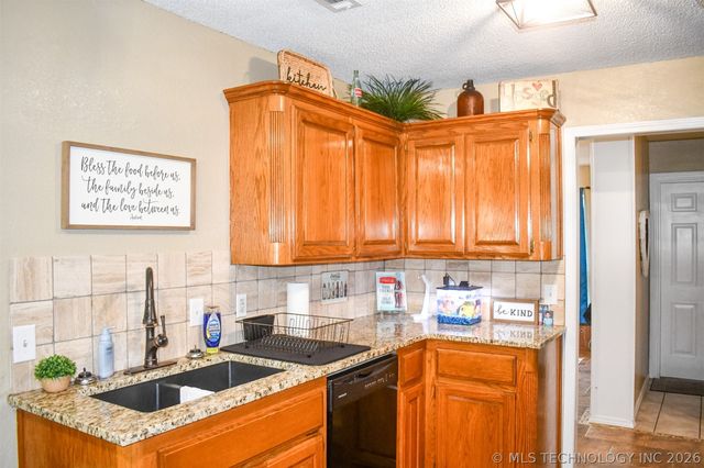 1108 Bermuda Drive, Stigler, OK 74462