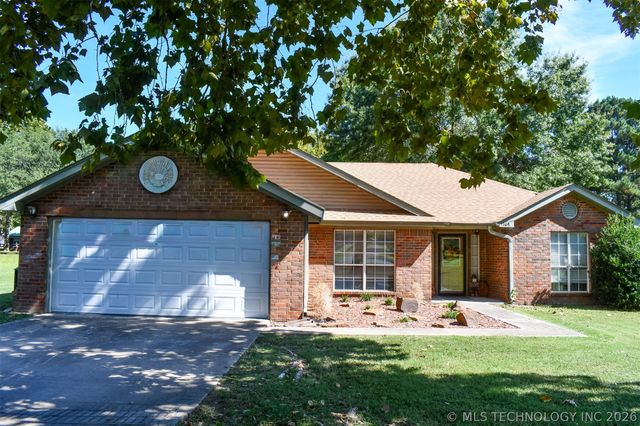 1108 Bermuda Drive, Stigler, OK 74462