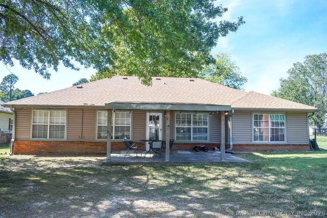 1108 Bermuda Drive, Stigler, OK 74462