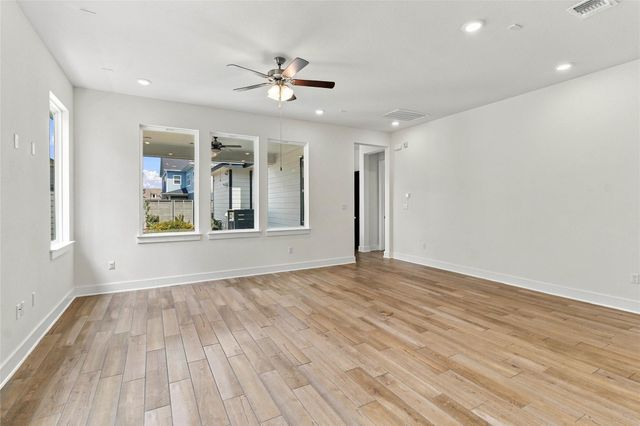 162 Adelton BLVD, Bastrop, TX 78602
