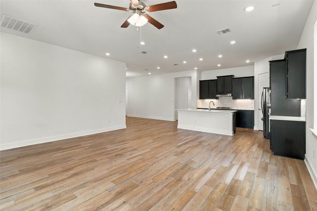 162 Adelton BLVD, Bastrop, TX 78602