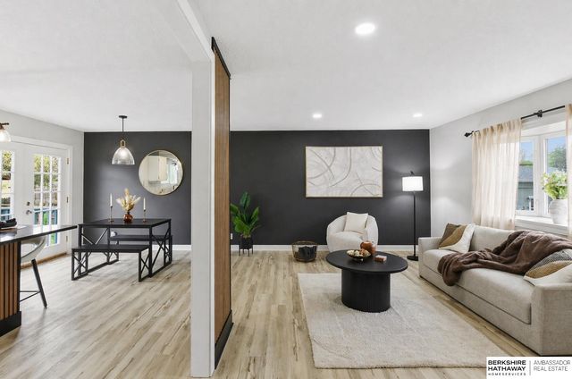 3302 E Dutchman Circle, Bellevue, NE 68123