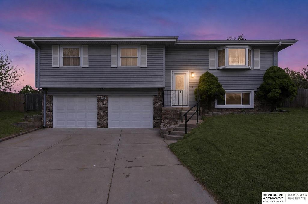 3302 E Dutchman Circle, Bellevue, NE 68123