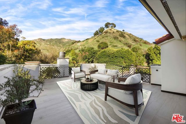 23255 Mariposa De Oro Street, Malibu, CA 90265