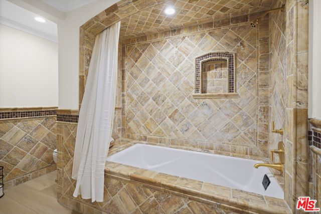 23255 Mariposa De Oro Street, Malibu, CA 90265