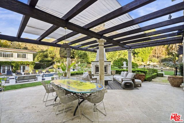 23255 Mariposa De Oro Street, Malibu, CA 90265