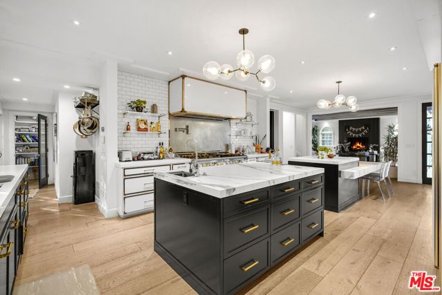 23255 Mariposa De Oro Street, Malibu, CA 90265