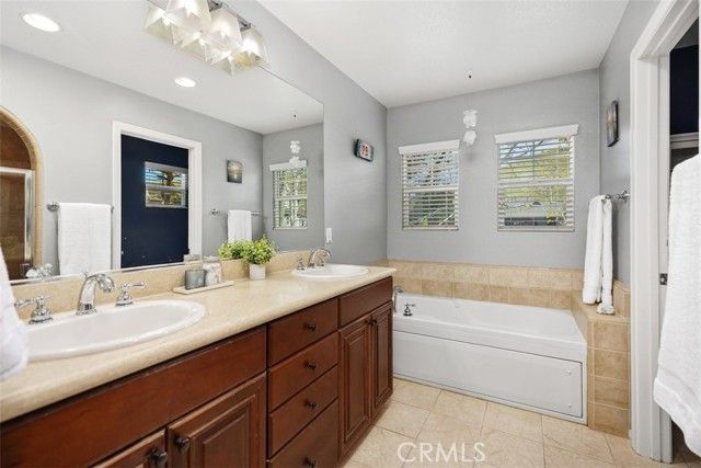 11 Oatfield Farm, Ladera Ranch, CA 92694