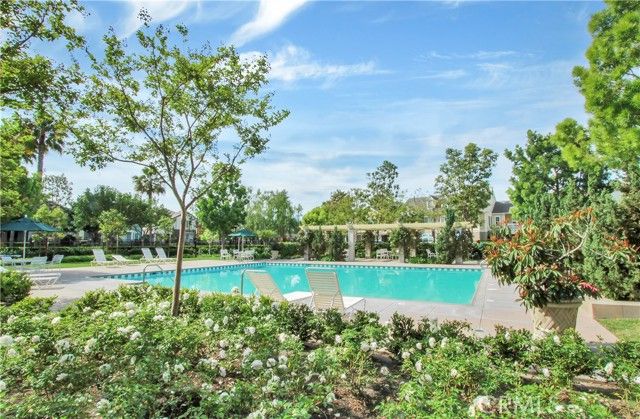 11 Oatfield Farm, Ladera Ranch, CA 92694