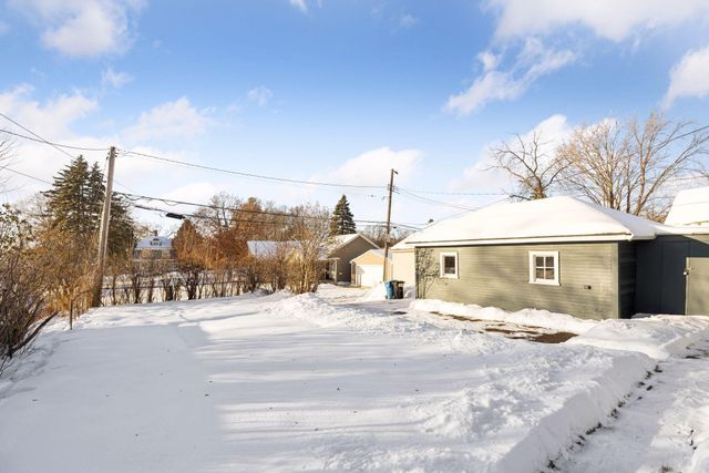130 10th Avenue N, Hopkins, MN 55343