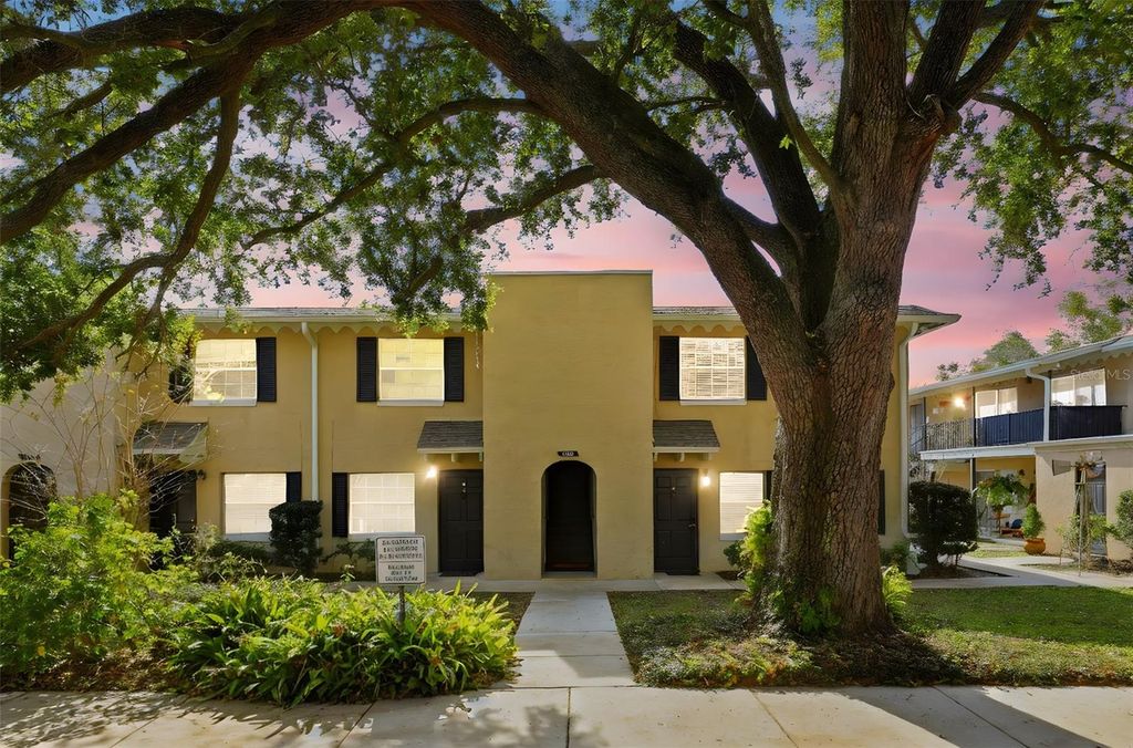 Image 26 of property listing at 1002 W PAR STREET 16, Orlando, FL 32804