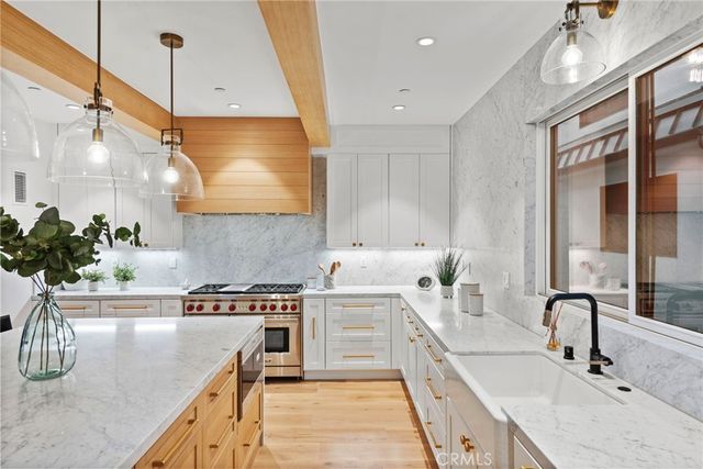 20462 Santa Ana Ave D, Newport Beach, CA 92660