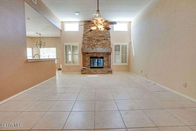 6724 DESERT CANYON Drive, El Paso, TX 79912