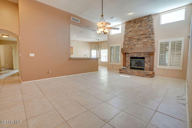6724 DESERT CANYON Drive, El Paso, TX 79912