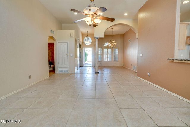 6724 DESERT CANYON Drive, El Paso, TX 79912