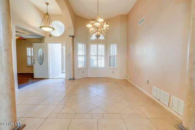 6724 DESERT CANYON Drive, El Paso, TX 79912