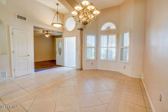6724 DESERT CANYON Drive, El Paso, TX 79912