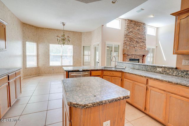 6724 DESERT CANYON Drive, El Paso, TX 79912