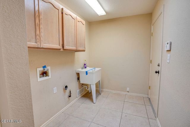 6724 DESERT CANYON Drive, El Paso, TX 79912