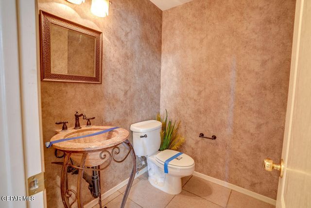 6724 DESERT CANYON Drive, El Paso, TX 79912