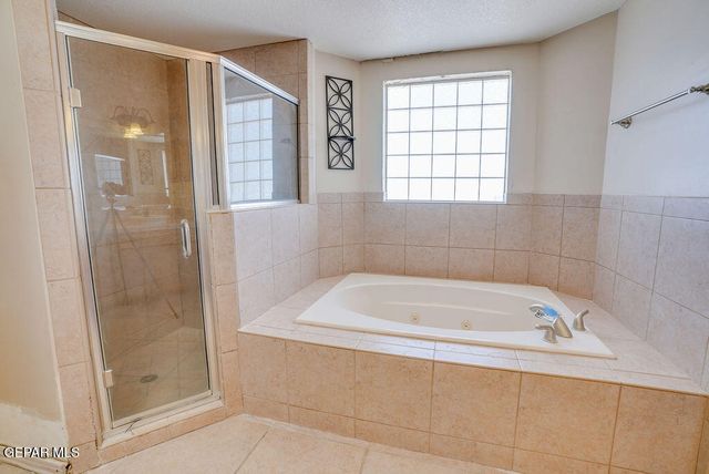 6724 DESERT CANYON Drive, El Paso, TX 79912