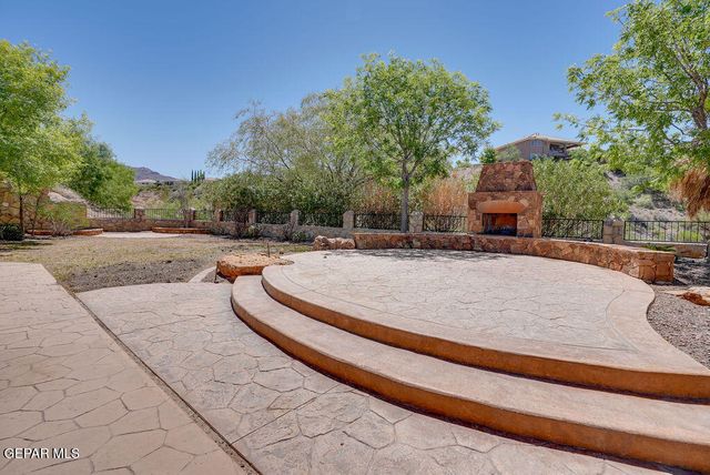 6724 DESERT CANYON Drive, El Paso, TX 79912