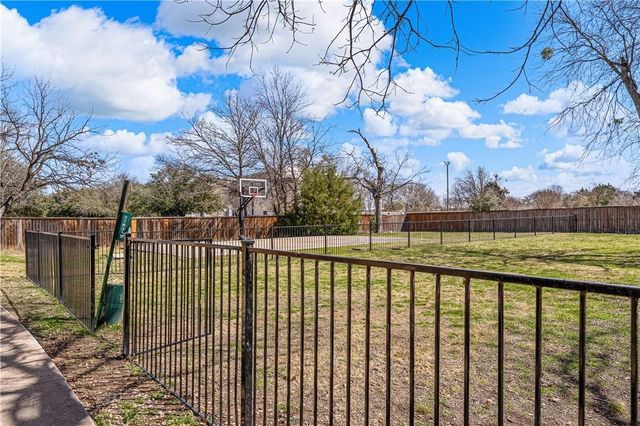 2410 S 2nd Street 841, Waco, TX 76706