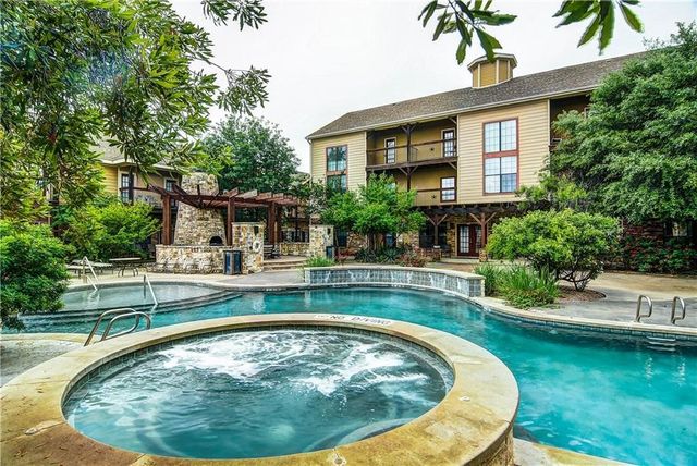 2410 S 2nd Street 841, Waco, TX 76706