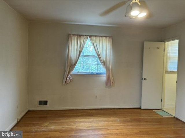 3501 QUEEN ANNE DR, Fairfax, VA 22030