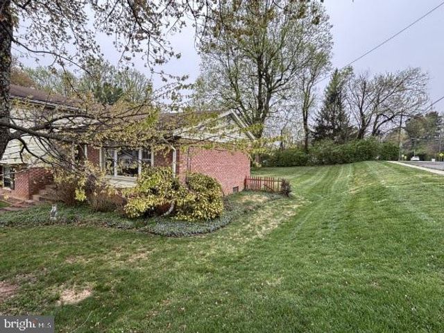 3501 QUEEN ANNE DR, Fairfax, VA 22030