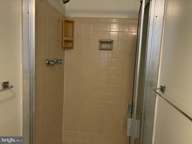 3501 QUEEN ANNE DR, Fairfax, VA 22030