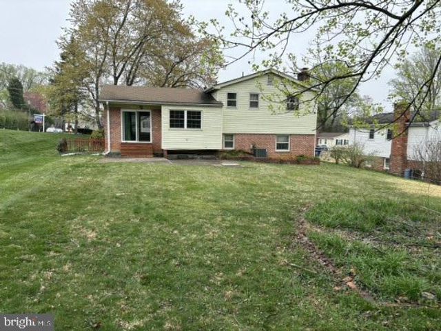 3501 QUEEN ANNE DR, Fairfax, VA 22030