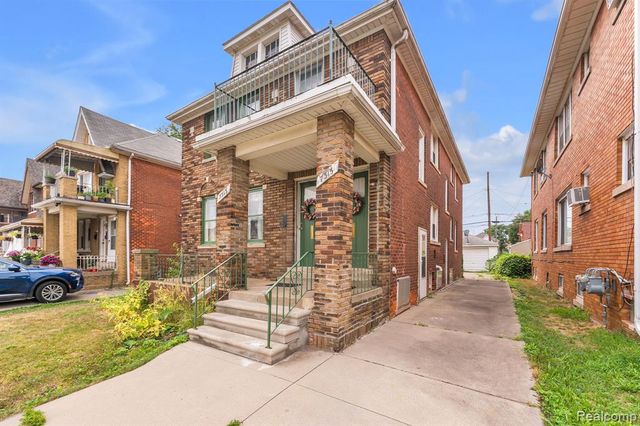 7313 Emanon Street, Dearborn, MI 48126