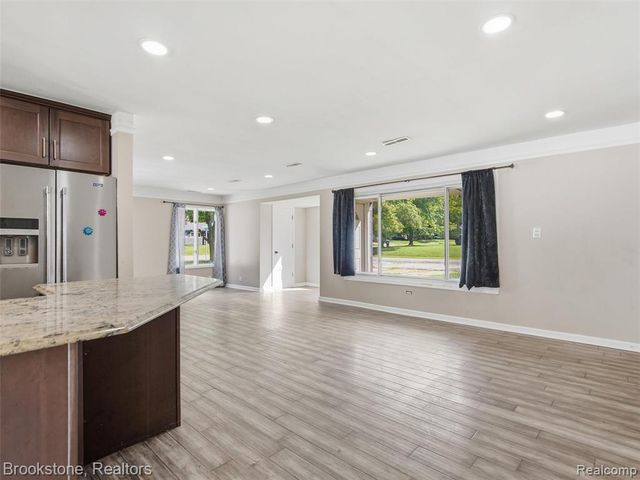 1926 Swaranne Drive, West Bloomfield, MI 48324