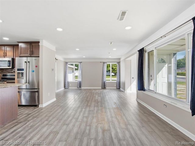 1926 Swaranne Drive, West Bloomfield, MI 48324
