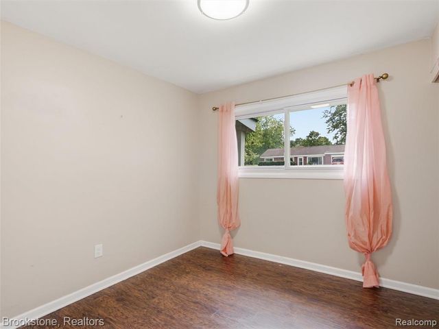 1926 Swaranne Drive, West Bloomfield, MI 48324