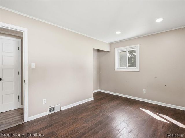 1926 Swaranne Drive, West Bloomfield, MI 48324