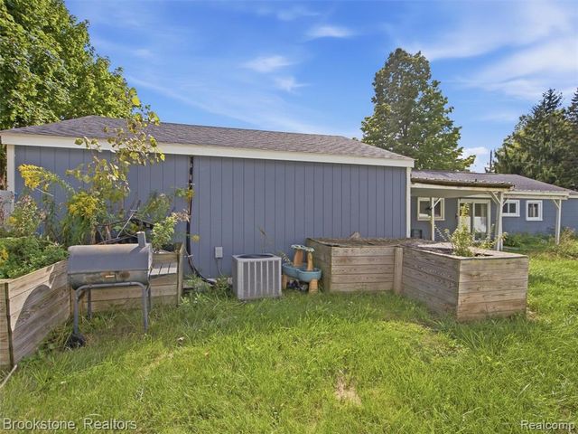 1926 Swaranne Drive, West Bloomfield, MI 48324