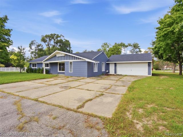 1926 Swaranne Drive, West Bloomfield, MI 48324