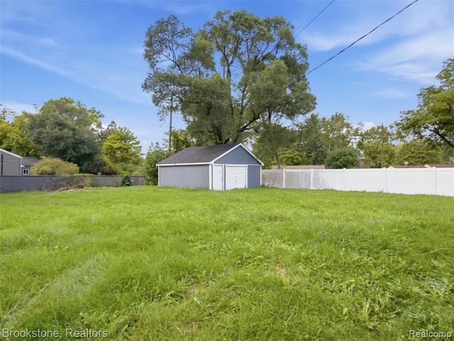 1926 Swaranne Drive, West Bloomfield, MI 48324