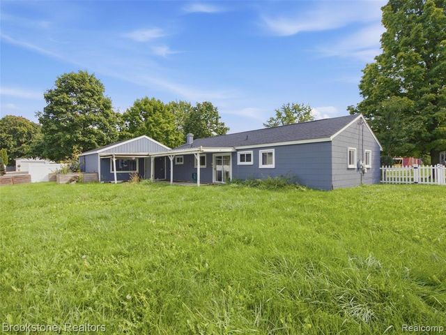 1926 Swaranne Drive, West Bloomfield, MI 48324